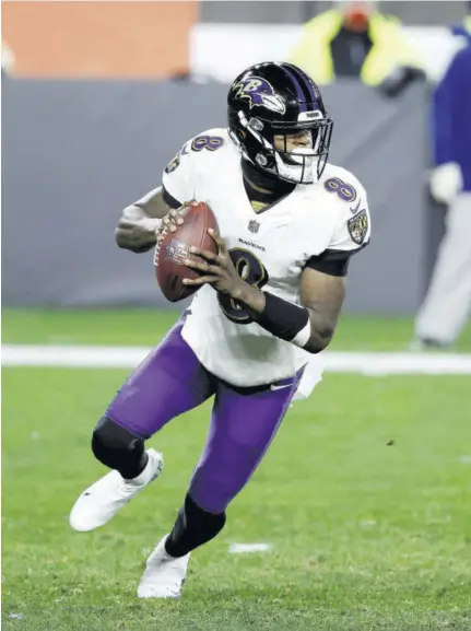  ?? (Photo: AP) ?? Baltimore Ravens quarterbac­k Lamar Jackson was 6 for 11 and 81 yards prior to his respite, but was 5 for 6 with 82 yards in the last two ‘superhuman’ minutes