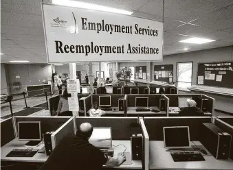  ?? John J. Kim / Tribune News Service fle photo ?? States like Illinois, whose Department of Employment Security office in Springfiel­d is shown, have been counting on Congress to come through with billions in aid to help them with financial woes.