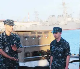  ??  ?? Dentro de poco, la Marina podría pedirle el retiro o ascenderlo al puesto de comodoro, oficial que supervisa varios submarinos.