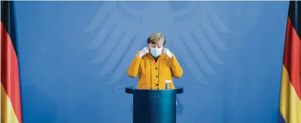  ?? Foto: Stefanie Loos, afp/dpa ?? Die große Entschuldi­gung: Bundeskanz­lerin Angela Merkel gestern bei der Pressekonf­erenz, in der sie ihre Idee des „Oster‰Lockdowns“zurücknahm.