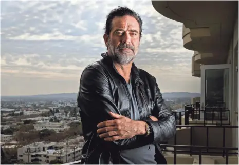  ?? ROBERT HANASHIRO, USA TODAY ?? Jeffrey Dean Morgan is having a blast playing the dangerous, charismati­c villain Negan on AMC’s The Walking Dead.