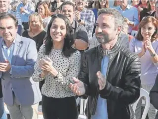  ?? // J. M. SERRANO ?? Inés Arrimadas con Guillermo Díaz, su mayor apoyo en el Congreso