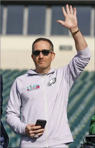  ?? CHRIS SZAGOLA - THE ASSOCIATED PRESS ?? Who has the busiest cell phone among that whole Eagles crew? General manager Howie Roseman, of course. And he might be facing his busiest offseason yet.