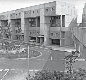  ?? Geoff Roberts ?? ● Housing units on the Southgate Estate, Runcorn, circa 1977