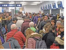  ?? NA ?? Passengers at Aeroparque Jorge Newbery.