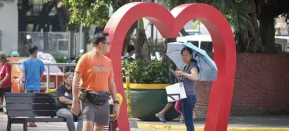  ?? PHOTOGRAPH BY KING RODRIGUEZ FOR THE DAILY TRIBUNE ?? THE Love Month is not yet over as a heart-shaped arch liven the view of the Kartilya ng Katipunan in Ermita, Manila.