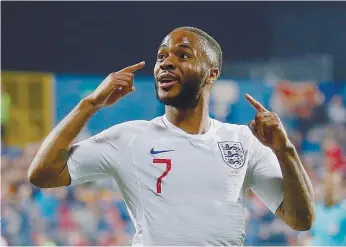  ??  ?? Sterling crê que a Inglaterra pode conciliar o bom futebol com troféus