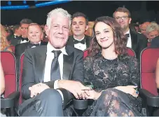  ??  ?? TRISTE. Asia Argento comentó que lo único que la hace sentir “culpable” es no haber notado el dolor que sufría Anthony.