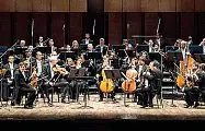  ?? ?? Sul palco
La musica dal vivo è degli archi dell’Orchestra di Padova e del Veneto