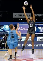  ?? PHOTOSPORT ?? Silver Ferns goal shoot Grace Nweke stretches to grab a pass during last night’s match against Aotearoa Men in Wellington.