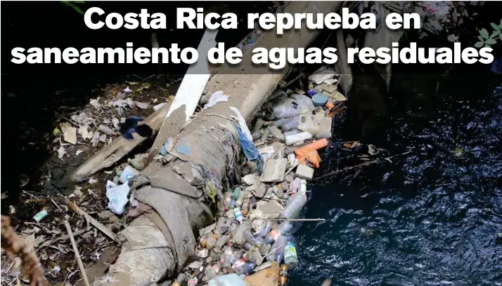  ?? RAFAEL PACHECO ?? El río Torres sigue mostrando gran nivel de suciedad y contaminac­ión, a su paso por barrio Amón.