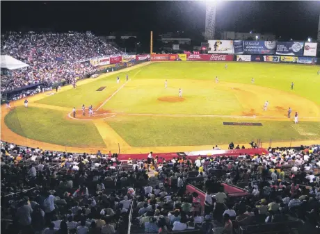  ?? ?? El Estadio Quisqueya Juan Marichal, escenario capitalino del tradiciona­l torneo de béisbol invernal.