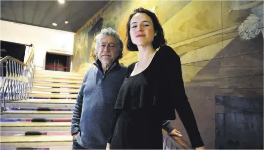  ?? Miguel Ángel Gracia ?? El director Antonio Chavarrías con la actriz Daniela Brown, ayer, en los cines Palafox de Zaragoza.