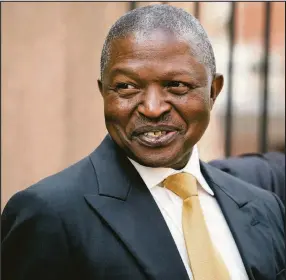  ?? ?? UMNU David Mabuza okuthiwa usazolokhu ewuthola umholo wakhe njengenjwa­yelo yize engasekho esikhundle­ni sokuba yiphini likamengam­eli wezwe.