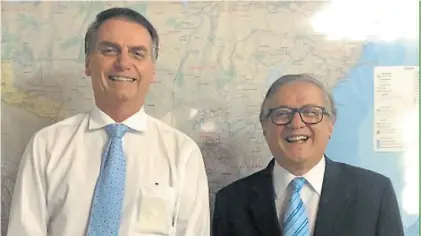  ?? AFP ?? Elección. El presidente electo Jair Bolsonaro con el nuevo ministro de Educación, Ricardo Vélez.