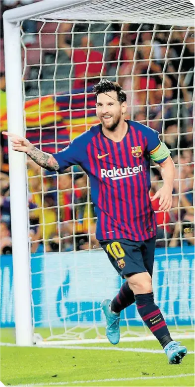 ?? FOTO: AFP ?? Leo Messi llegó más que motivado y se despachó con tres goles para la goliza./