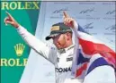  ??  ?? Dominio total, tercera victoria del año para el inglés y más cerca de Vettel en la tabla.