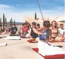  ?? IAN CLONTZ ?? Morning meditation and yoga sessions are part of FORM Arcosanti.