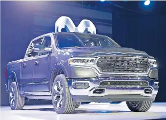  ?? BLOOMBERG ?? Ram 1500. La renovada camioneta grande sumó un pequeño motor eléctrico para asistir a bajas vueltas a sus grandes V6 y V8. Puede consumir hasta un 20 % menos en ciudad.