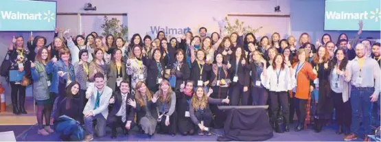  ??  ?? Carmen Román, gerente Legal y de Asuntos Corporativ­os de Walmart Chile, junto a las emprendedo­ras Laura Lombardi, Alejandra Ayres y Javiera Osorio.