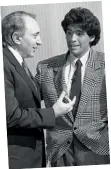  ?? (Ansa) ?? L’incontro Diego Maradona e Corrado Ferlaino, il presidente che lo portò al Napoli nel 1984