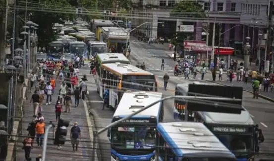 ?? FELIPE RIBEIRO/JC IMAGEM ?? último aumento das passagens dos ônibus do Grande Recife aconteceu em janeiro de 2022 e foi de 9,69%. População ainda sofre para se adequar ao reajuste