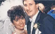  ??  ?? Mónica Rodríguez el día de su boda en 1990 con Edward Smith, de quien esperaba un hijo.