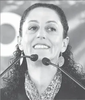  ??  ?? Claudia Sheinbaum Pardo presentó su solicitud de licencia definitiva al cargo de jefa delegacion­al, la cual tuvo efecto este martes ■ Foto Pablo Ramos