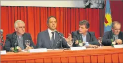  ??  ?? APERTURA. Monseñor Lozano, Scioli, Pulti y Jorge Casaretto.