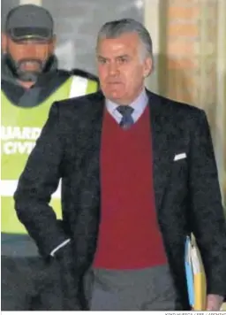  ?? KIKO HUESCA / EFE / ARCHIVO ?? Luis Bárcenas, saliendo de Soto del Real en enero de 2015.