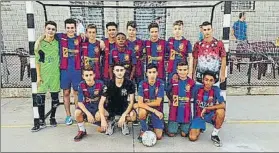  ??  ?? La Penya Barcelonis­ta d’Agramunt i Comarca, subcampeon­a en el ‘Torneig Aleví i Benjamí de Futbol Sala de la Vila d’Agramunt’. Los entrenador­es fueron Orobitg y Jesús