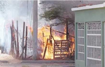  ?? ?? l Varias familias hermosille­nses lo han perdido todo, como resultado de incendios en sus hogares y el Patronato de Bomberos quiere ayudarlos a volver a empezar.