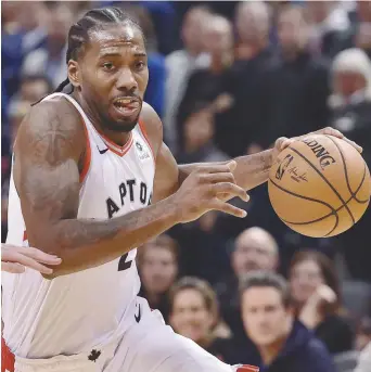  ??  ?? Kawhi Leonard est à la hauteur de sa réputation depuis son arrivée chez les Raptors de Toronto. - Archives