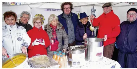  ??  ?? La recette des soupes des Chefs servira à offrir des vacances l’été prochain à des enfants de familles défavorisé­es.