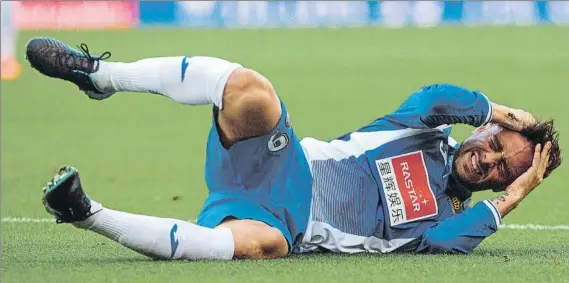  ?? FOTO: EFE ?? Sergio García se lesionó en el minuto 3 contra el Eibar El delantero del Bon Pastor tuvo que abandonar el campo y estará unas dos semanas de baja