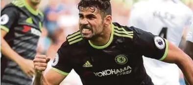  ??  ?? Costa buktikan sentuhanny­a masih berbisa apabila berjaya jaringkan dua gol, awal pagi semalam.