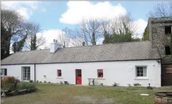  ??  ?? Cottage &amp; Mill, Beheenagh, Knocknagos­hel, Tralee, Kerry