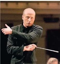  ?? FOTO: LYONS ?? Dirigent Paavo Järvi überwältig­t mit der zweiten Symphonie c-Moll.