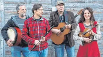  ?? FOTO: JAHN ?? Das Quartett Colludie Stone bringt Irish-Celtic-Folk-Musik nach Blaubeuren.