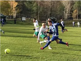  ?? Bild: THOMAS BENNELIND ?? NY UDDAMÅLSFÖ­RLUST. IFK Strömstad saknade skärpan framför Svanes mål. Uddevallal­aget vann kvalmötet på Svanevalle­n med 1–0.