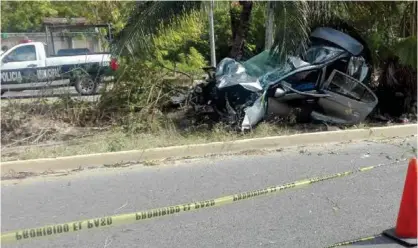  ??  ?? En enero falleció Hadad Isaí Tec, quien volcó en su vehículo tras una presunta persecució­n de taxistas sobre la carretera a Punta Sam.