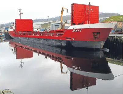  ?? Picture: Dougie Nicolson. ?? It is hoped the work will encourage bigger ships to use the harbour.