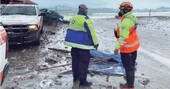  ?? CORTESÍA: PROTECCIÓN CIVIL DEL ESTADO DE COLIMA ?? Los vientos
provocados por el huracán causaron la salida del mar en Colima