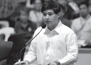  ??  ?? COUNCILOR Javi Campos, chair of the Internatio­nal Relations Committee, discusses the potential sisterhood agreement between the city and Chongquing Municipali­ty, China during his privilege speech at the regular session. BING GONZALES