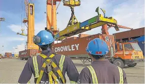  ??  ?? Competidor. Puerto Cortés, en el Atlántico de Honduras, fue concesiona­do por 30 años a una filial de la firma filipina ICTSI. Paulatinam­ente ha ido creciendo en carga.