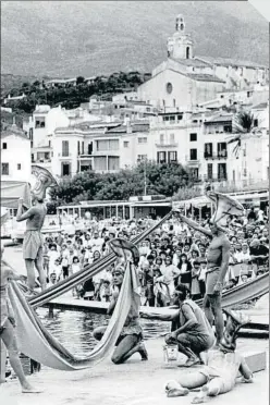  ?? SALVADOR SANSUÁN ?? Cadaqués Aquest poble de l’Alt Empordà ha estat lloc de descans d’artistes i intel·lectuals des de principis del segle XX