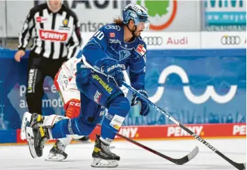  ?? Foto: Johannes Traub ?? Erzielte gegen Düsseldorf das zwischenze­itliche 3:4: Mirko Höfflin und der ERC Ingolstadt sind nach dem 5:4‰Erfolg nach Verlän‰ gerung erst wieder am Sonntag gefordert, wenn sie bei den Augsburger Panthern zu Gast sind.