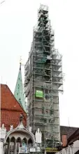  ?? Foto: Silvio Wyszengrad ?? Der Augsburger Dom ist bis auf Weiteres eingerüste­t.