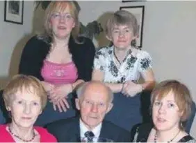  ??  ?? The late Willie Neenan with his family after receiving the 2007 Corkman Sports Star Hall of Fame award.