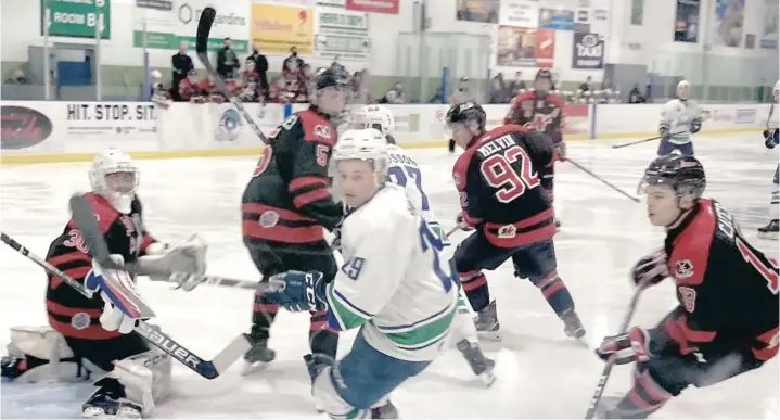  ?? Charles Durocher —photo ?? The Hawkesbury Hawks extended their winning streak to four games this week after beating the Cornwall Colts (6-2), the Nepean Raiders (5-2) and the Kempville 73’s (4-1).